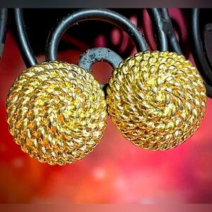Monet basket weave pierced earrings​​​
